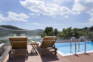 Villa Artemis | 1 bedroom, minibar, in-room safe, desk