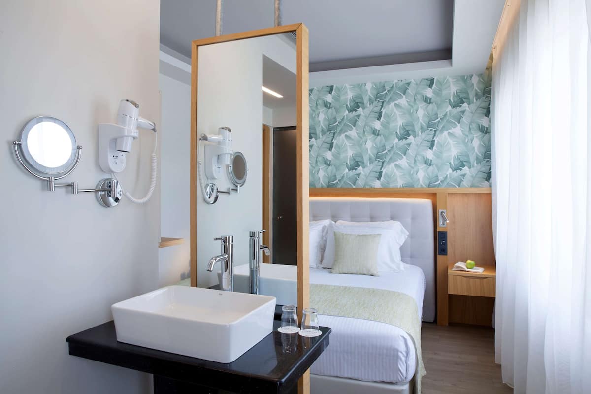 1 bedroom, minibar, in-room safe, desk