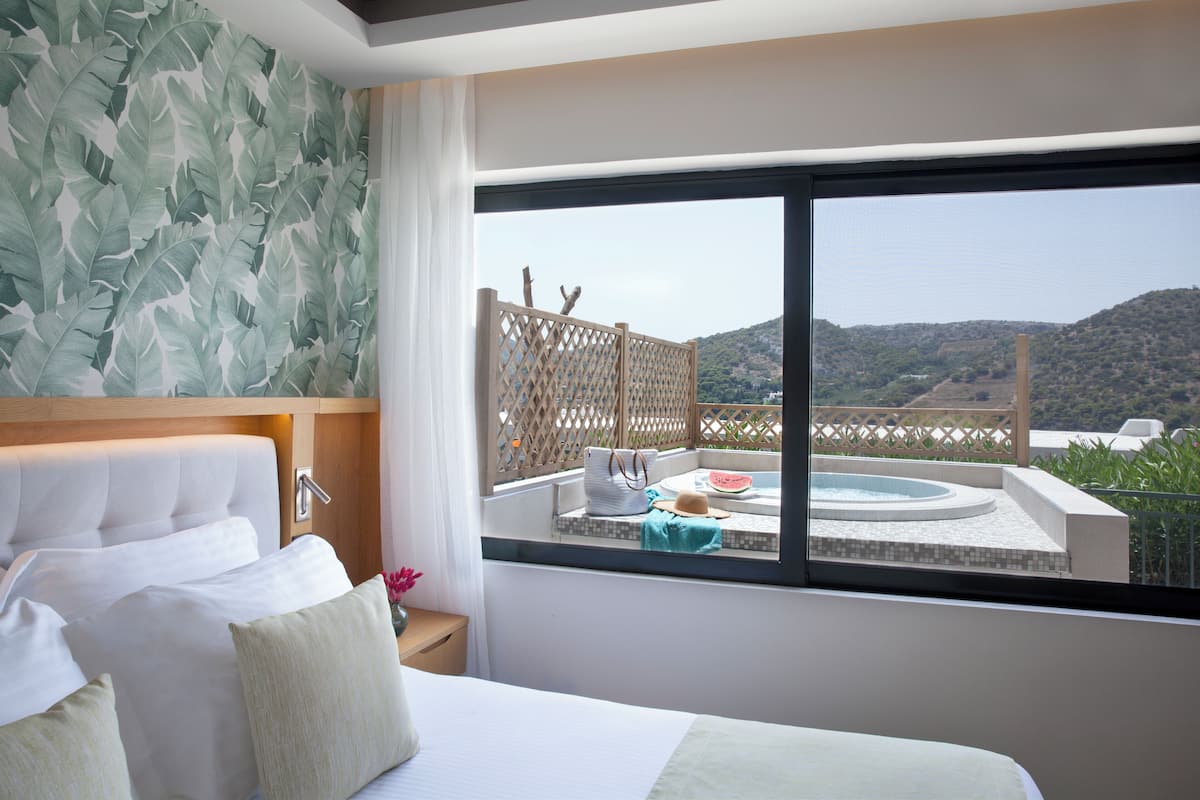 Executive Suite, Hot Tub, Sea View