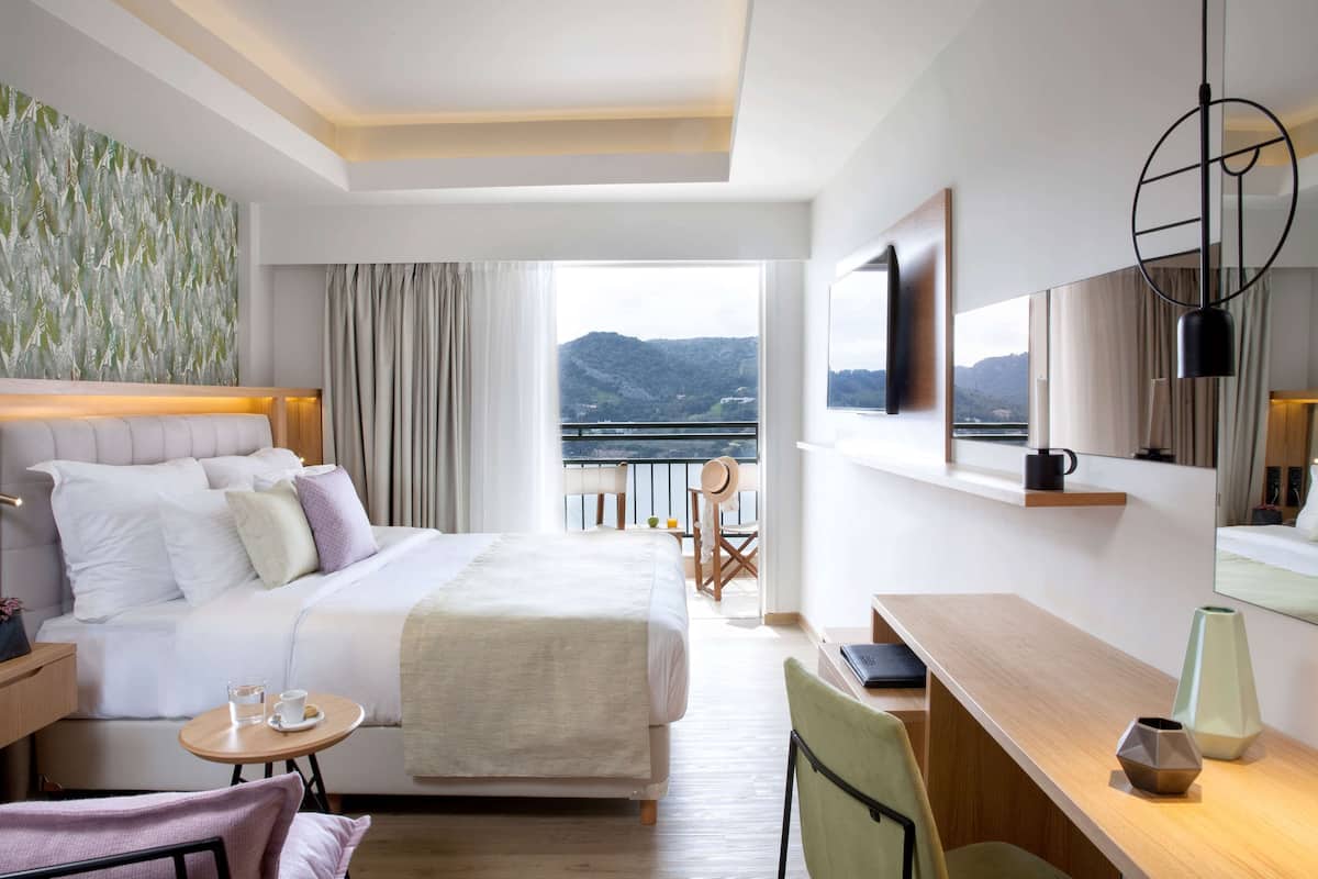 1 bedroom, minibar, in-room safe, desk