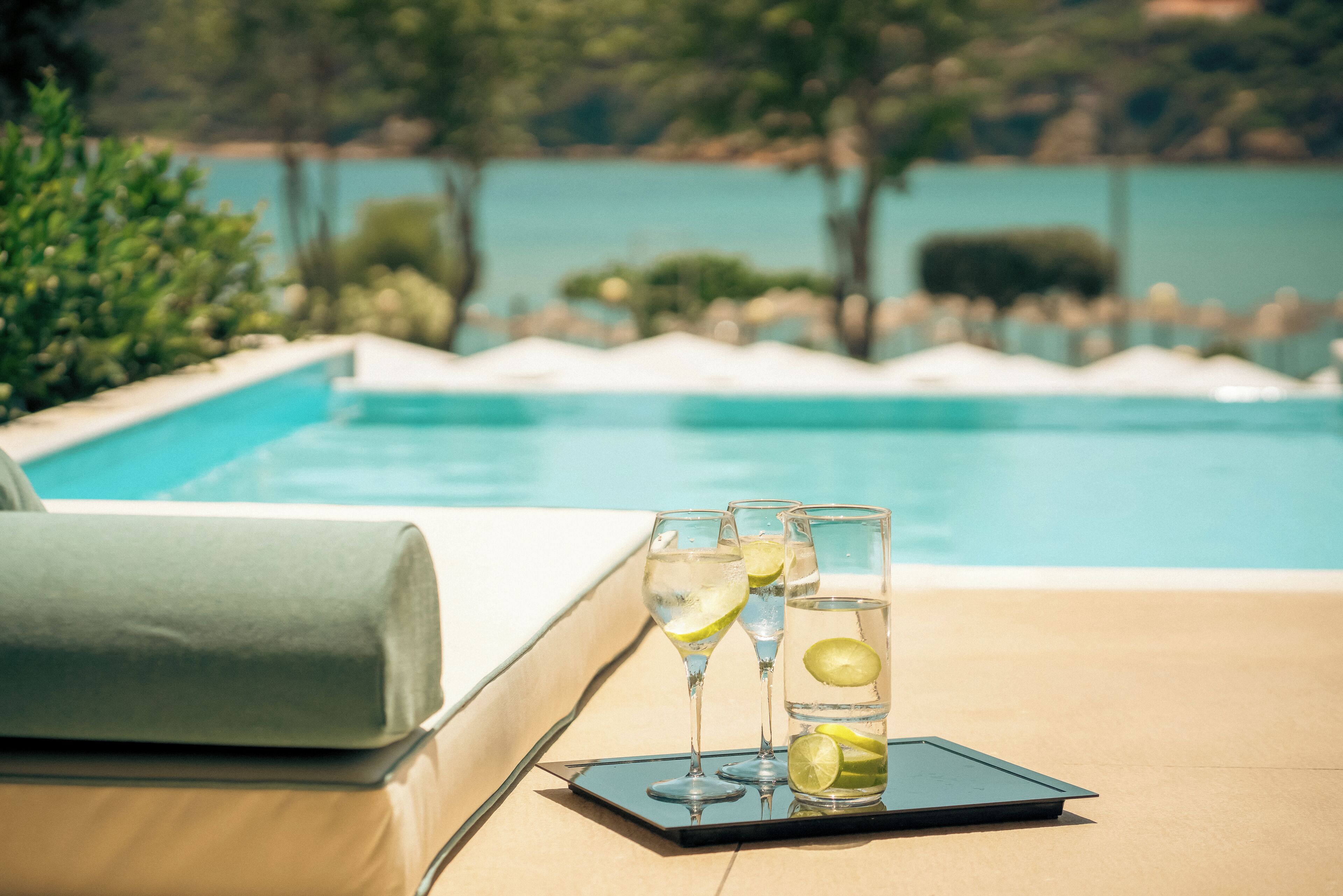 Executive Bungalow Sea View Private Pool | 迷你吧、客房内保险箱、办公桌、遮光窗帘