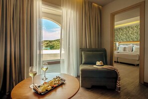 Villa Ariadni | Minibar, in-room safe, desk, blackout curtains