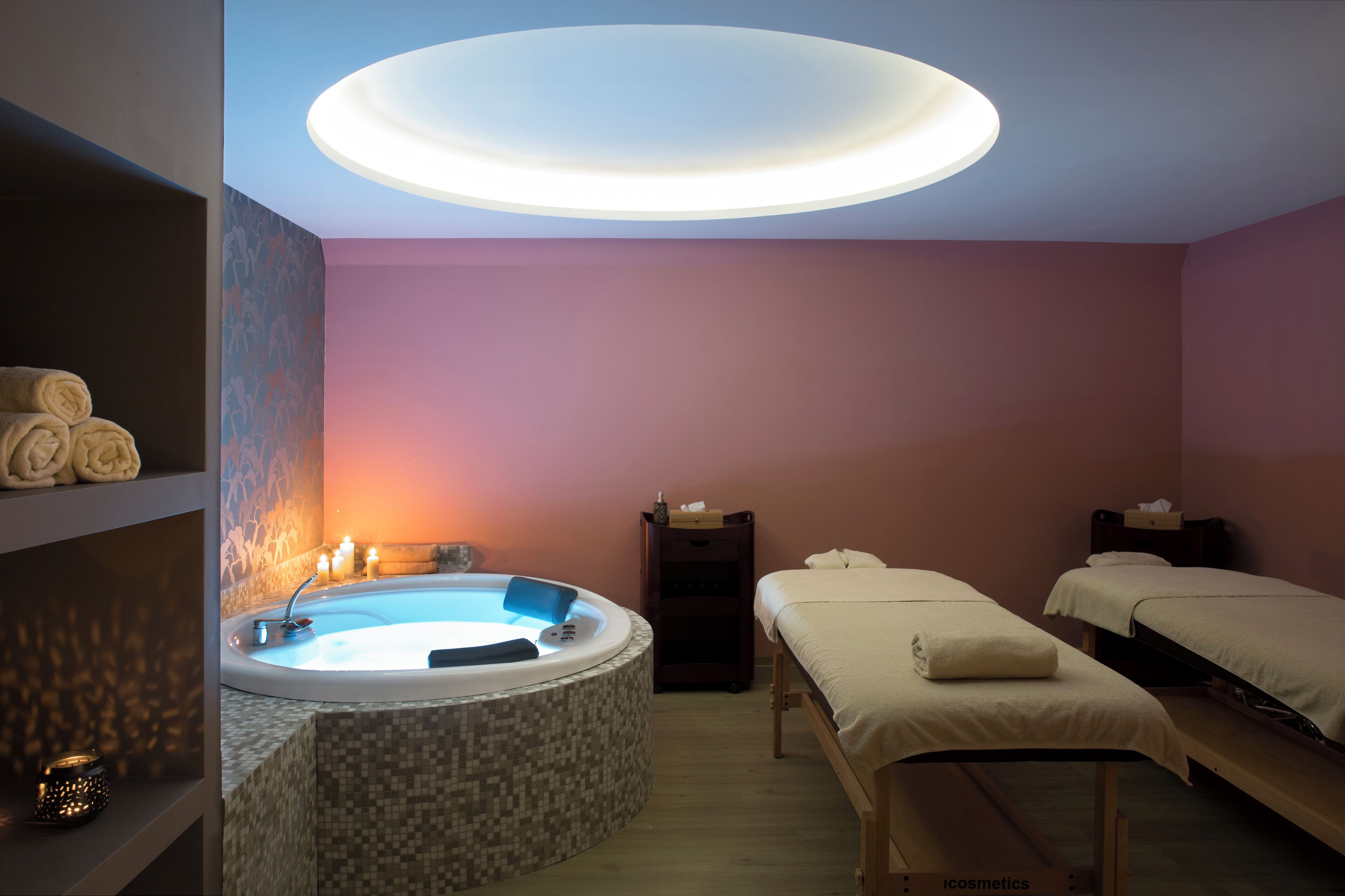 sauna, hot tub, steam room, turkish bath/hammam, body treatments