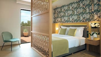 Villa Aphrodite | Minibar, in-room safe, desk, blackout drapes