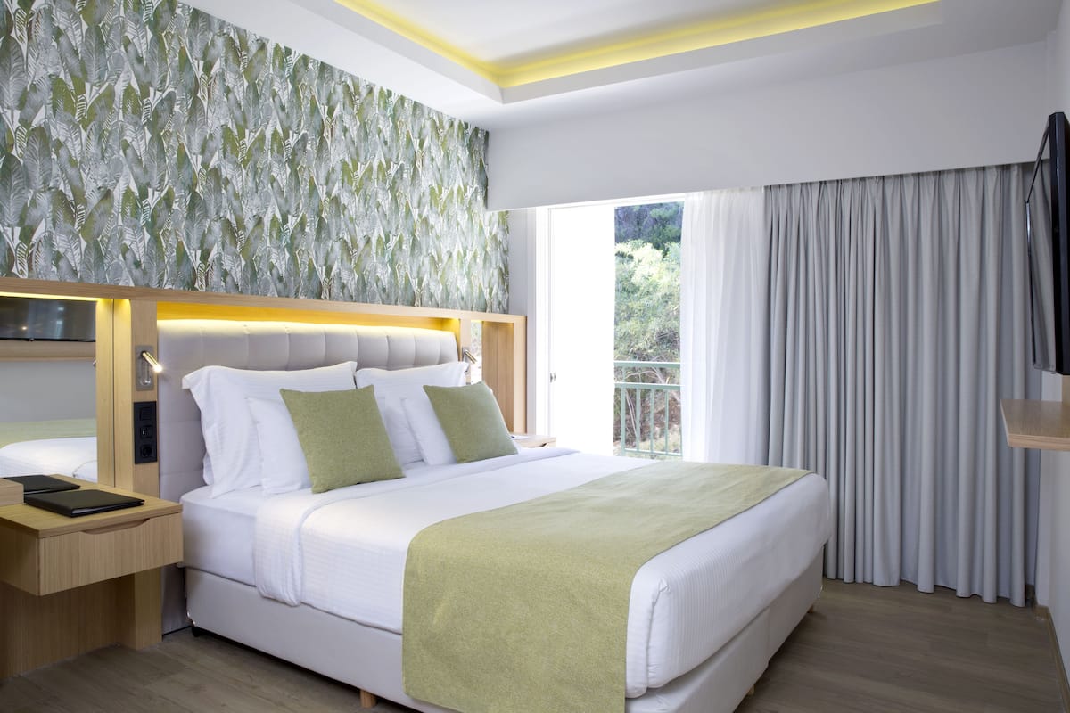 1 bedroom, minibar, in-room safe, desk
