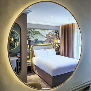 Deluxe Room, 1 King Bed, Non Smoking | Premium bedding, desk, laptop workspace, blackout drapes - Cedar Court Harrogate (Harrogate)