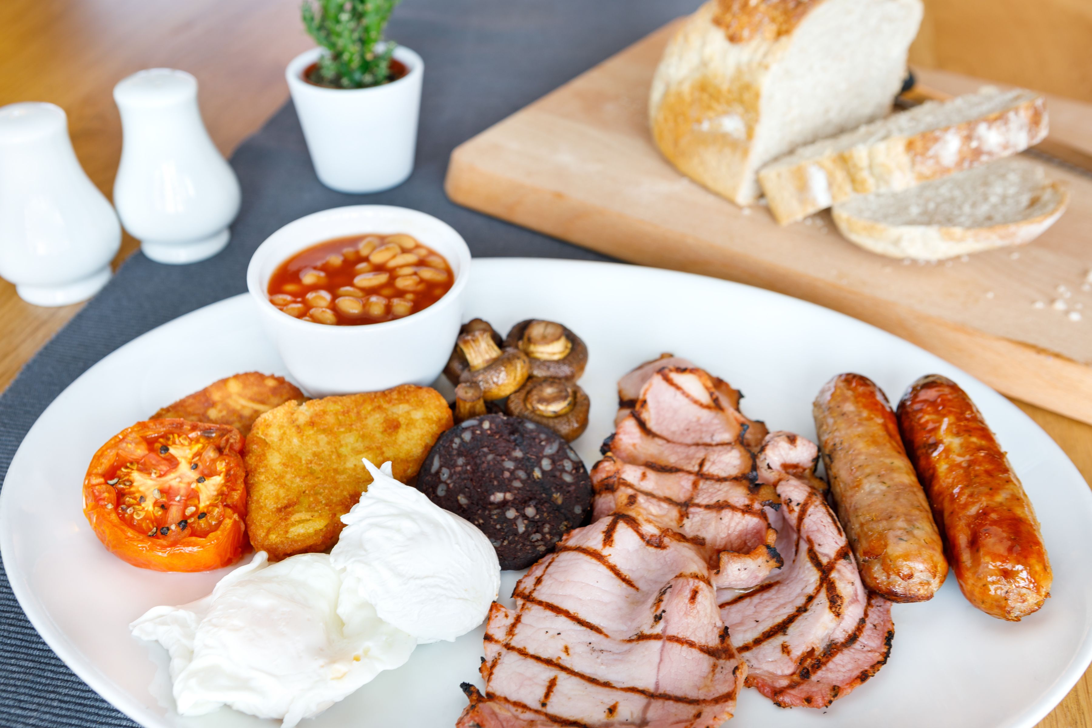 daily full breakfast (gbp 14 per person)