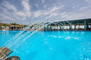Outdoor pool - Corissia Beach Hotel (Apokoronas)