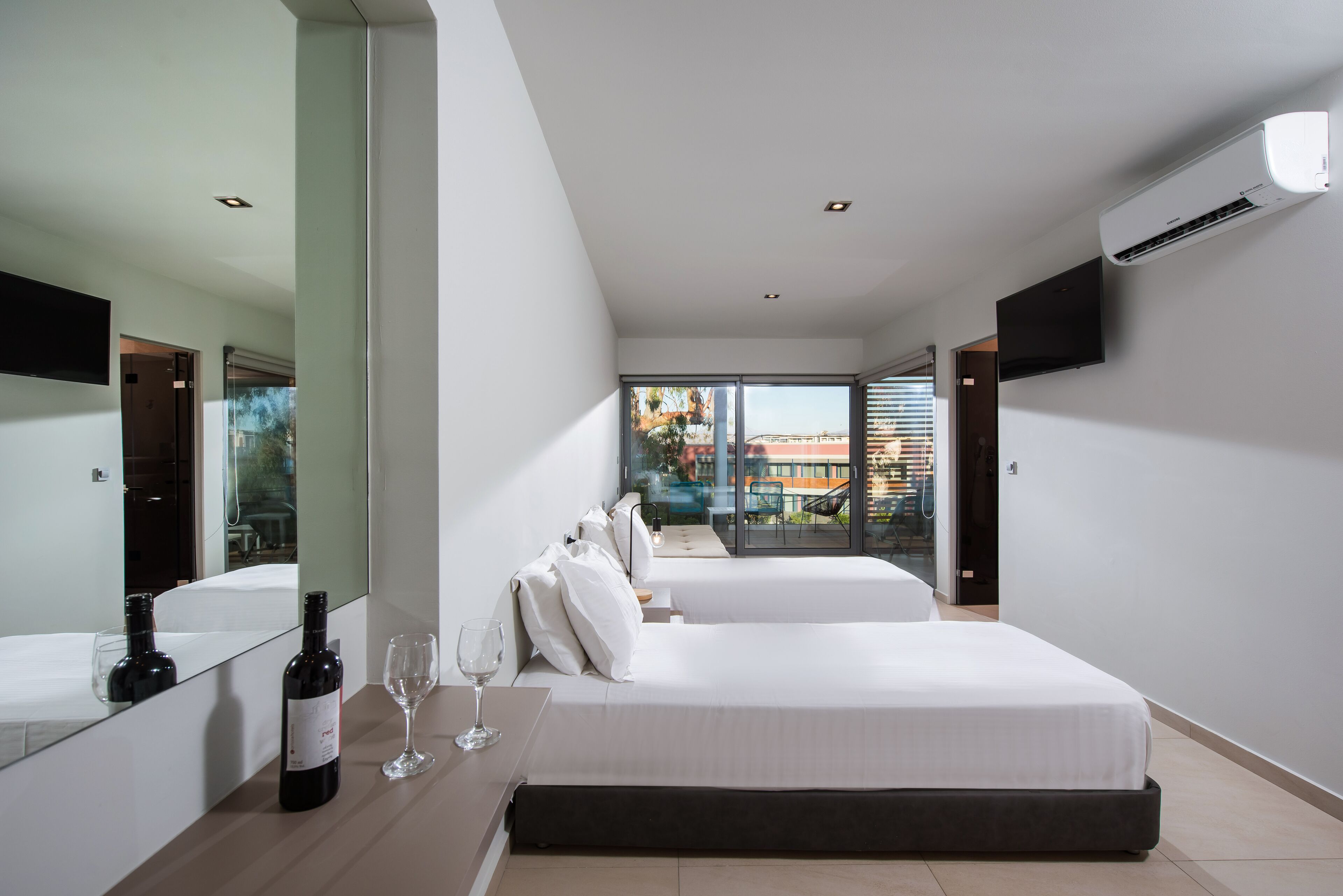 triple room | in-room safe, soundproofing, free wifi, bed sheets