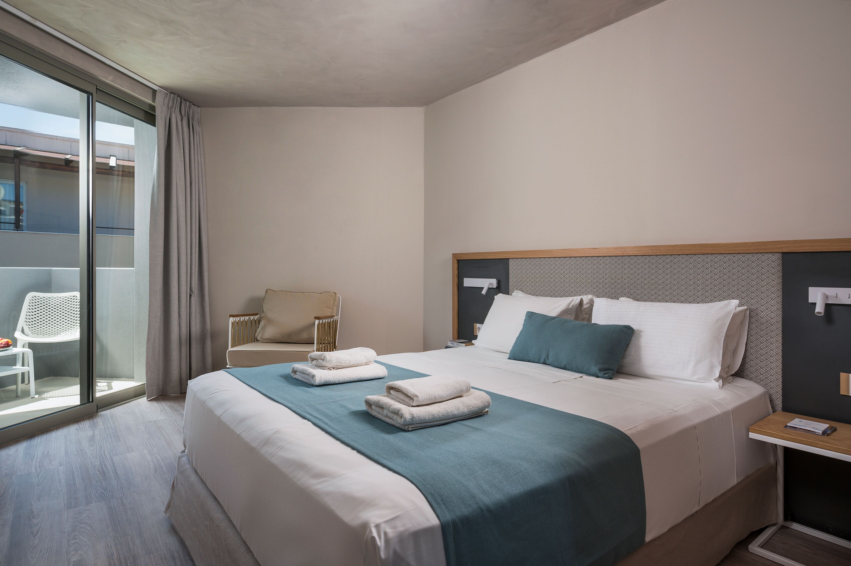 premium double room | in-room safe, soundproofing, free wifi, bed sheets