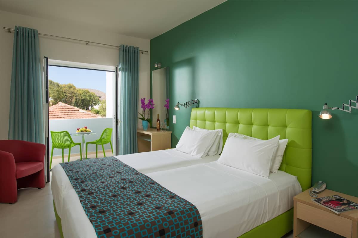 1 bedroom, in-room safe, soundproofing, free WiFi