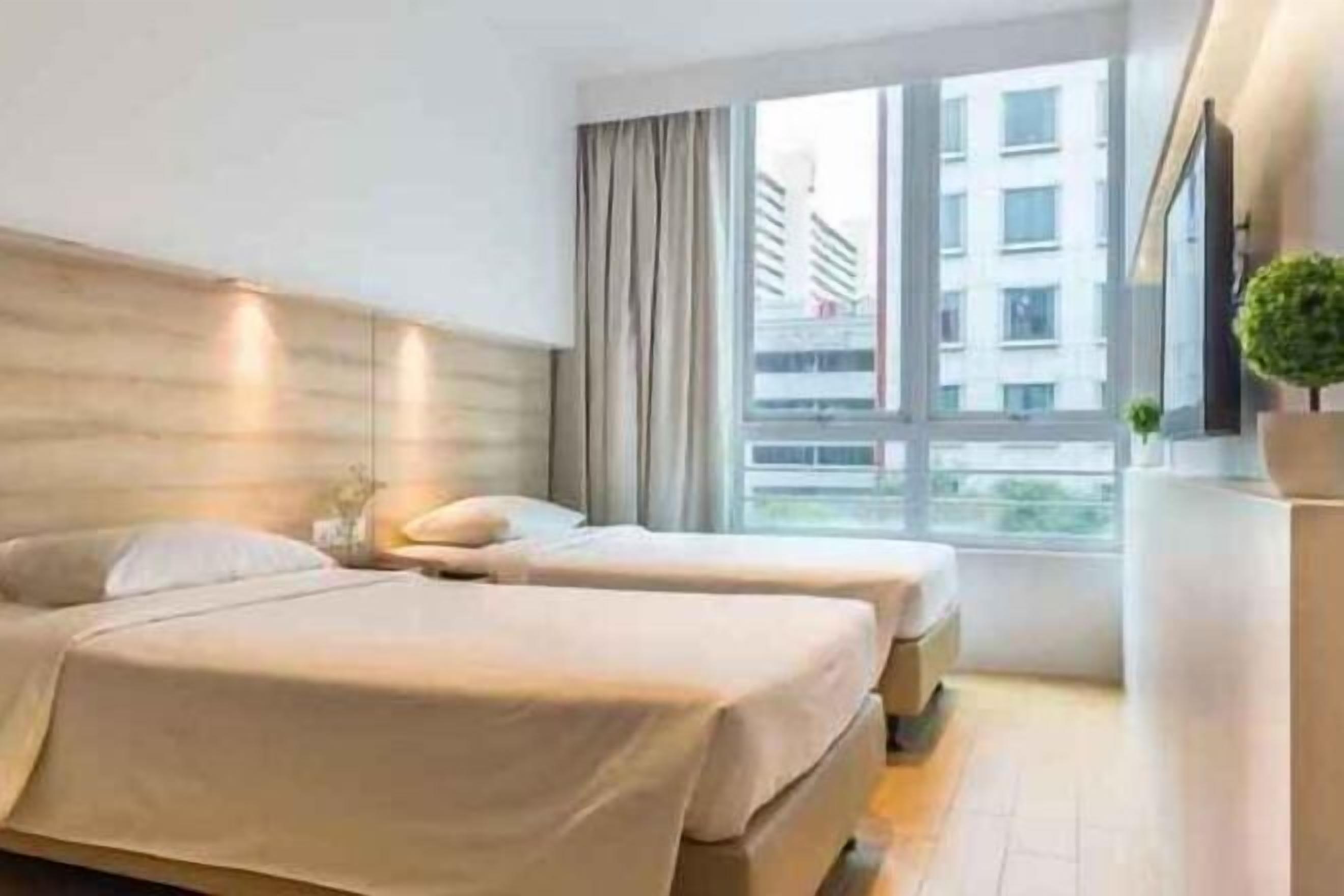 In-room safe, free WiFi, bed sheets
