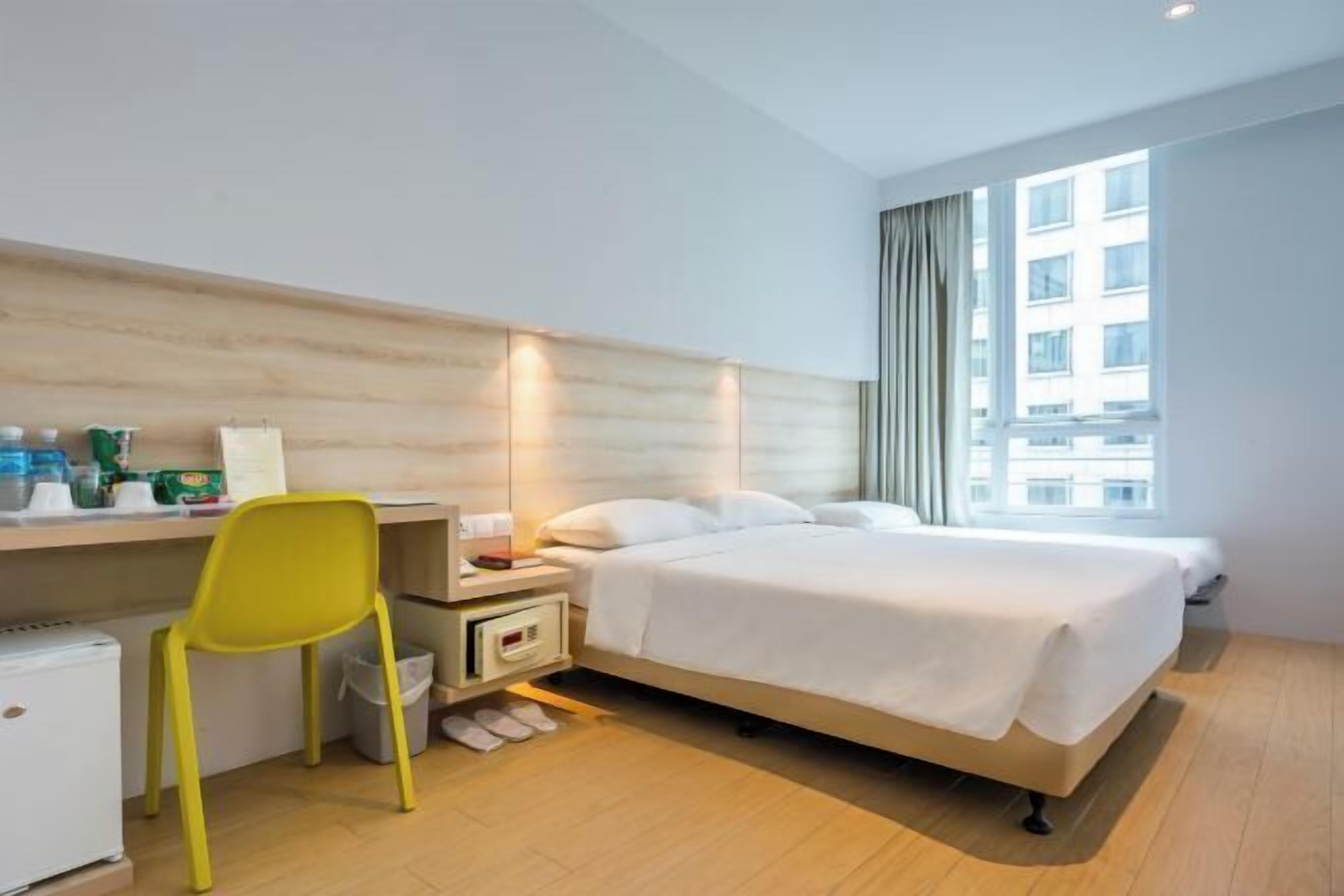 Caja de seguridad en la habitación, wifi gratis y ropa de cama 