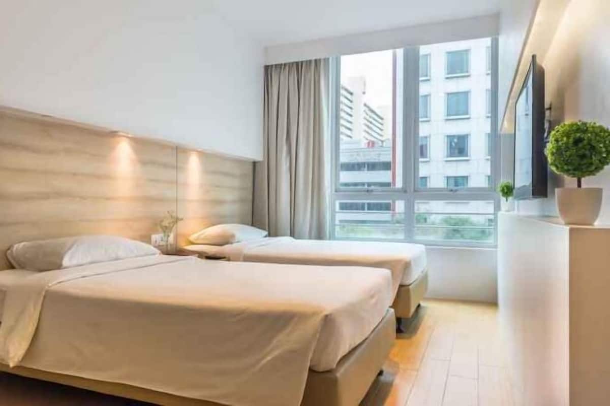 In-room safe, free WiFi, bed sheets