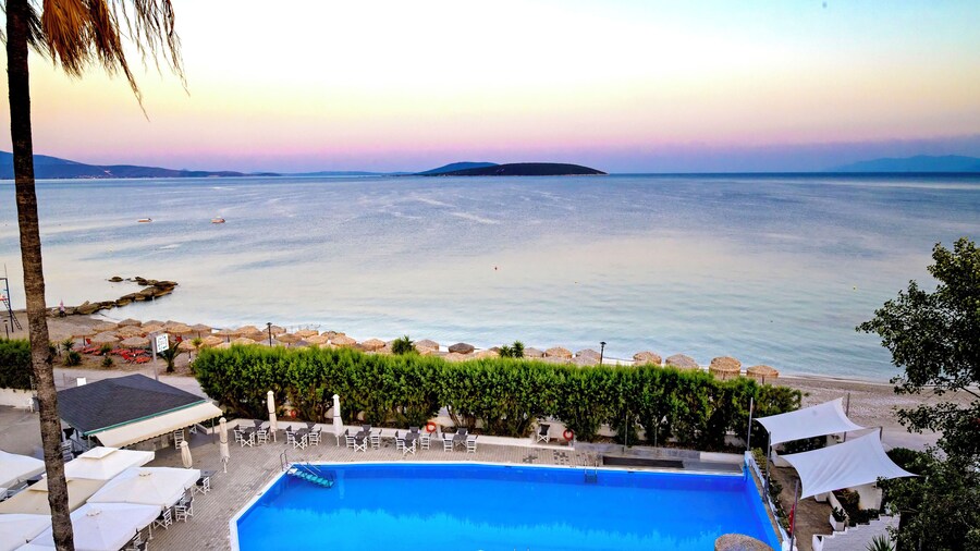 The Grove Seaside Hotel