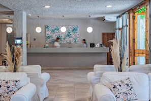 Reception - The Grove Seaside Hotel (Nafplio)