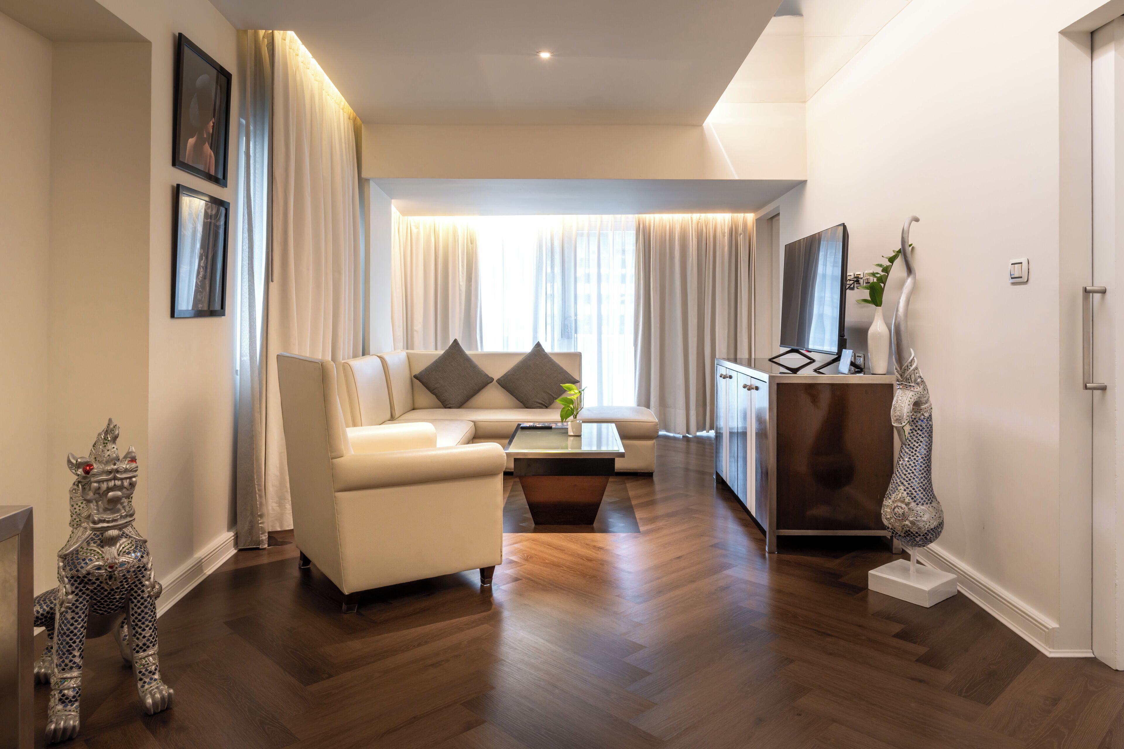 gold suite 51 sqm | living area | 42-inch led tv with cable channels, tv