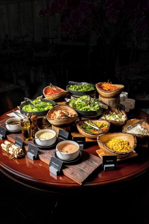 Daily buffet breakfast (THB 530 per person) - Night Hotel Bangkok - Sukhumvit 15 (Bangkok)