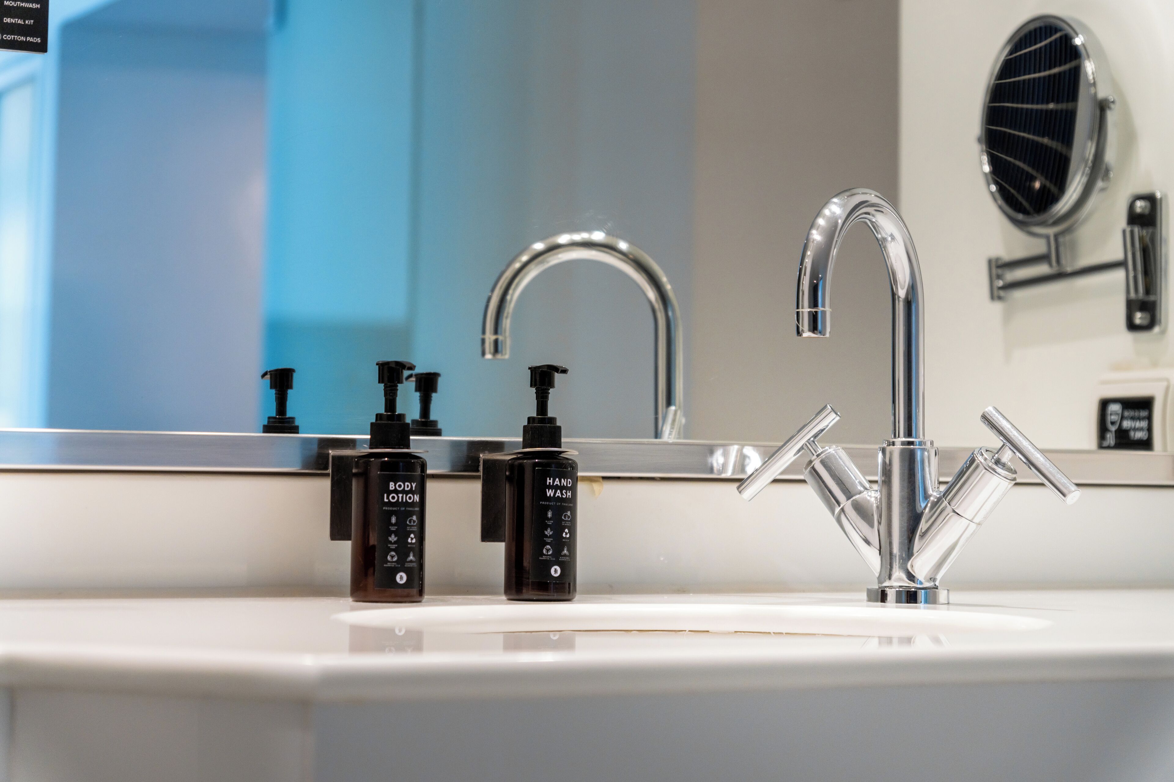 bronze king 25 sqm | bathroom | free toiletries, hair dryer, bathrobes, slippers