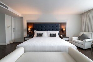 Platinum Suite 65 sqm | ผ้าปูที่นอนฝ้ายอียิปต์, เครื่องนอนระดับพรีเมียม, ผ้านวมขนเป็ด