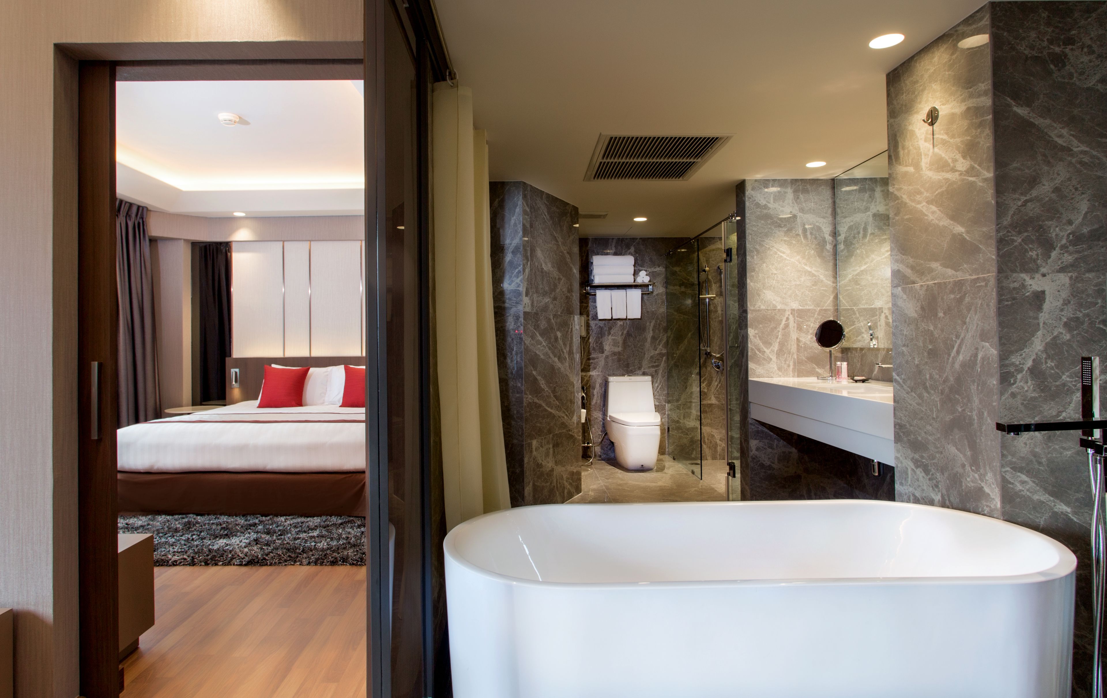 Photo - Ramada Plaza by Wyndham Bangkok Menam Riverside
