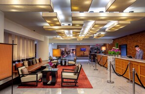 Reception - Ramada Plaza by Wyndham Bangkok Menam Riverside (Bangkok)