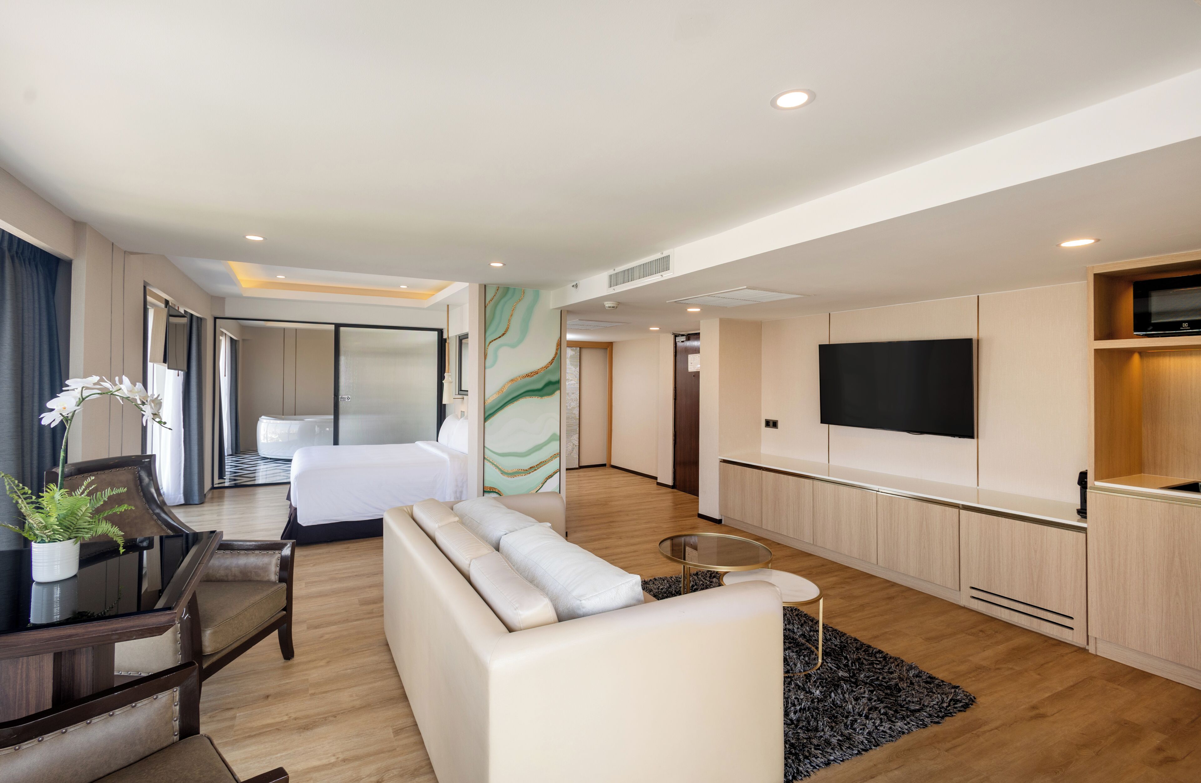 Suite, 1 cama de matrimonio grande, bañera de hidromasaje (Private Terrace, Plunge Pool) | Ropa de cama de alta calidad, minibar, caja fuerte