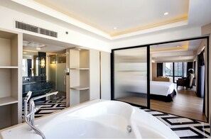Suite, 1 King Bed, Jetted Tub (Private Terrace, Plunge Pool) | Bathroom | Separate bathtub and shower, deep-soaking bathtub - Ramada Plaza by Wyndham Bangkok Menam Riverside (Bangkok)