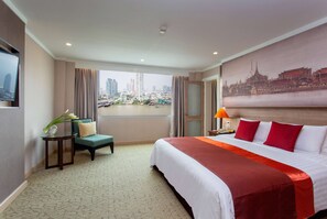 Suite, 1 King Bed, River View (Royal Thai Suite)