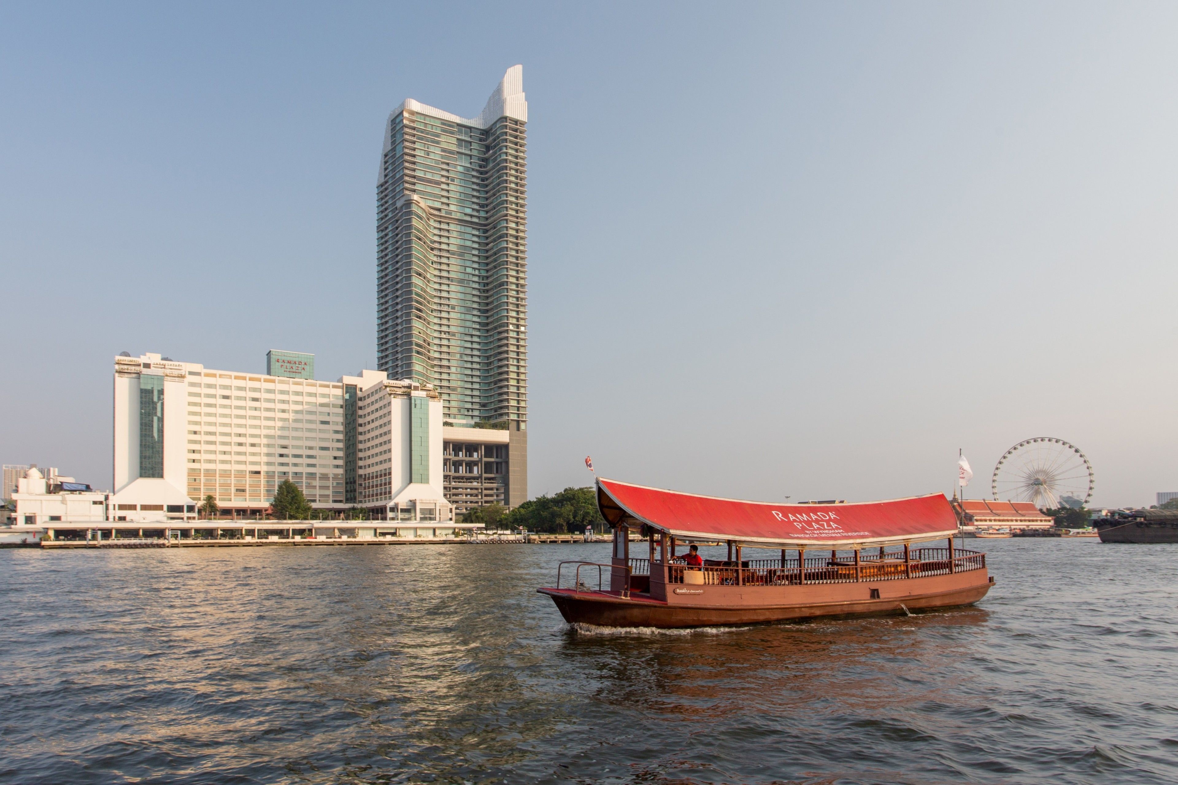 Foto - Ramada Plaza by Wyndham Bangkok Menam Riverside