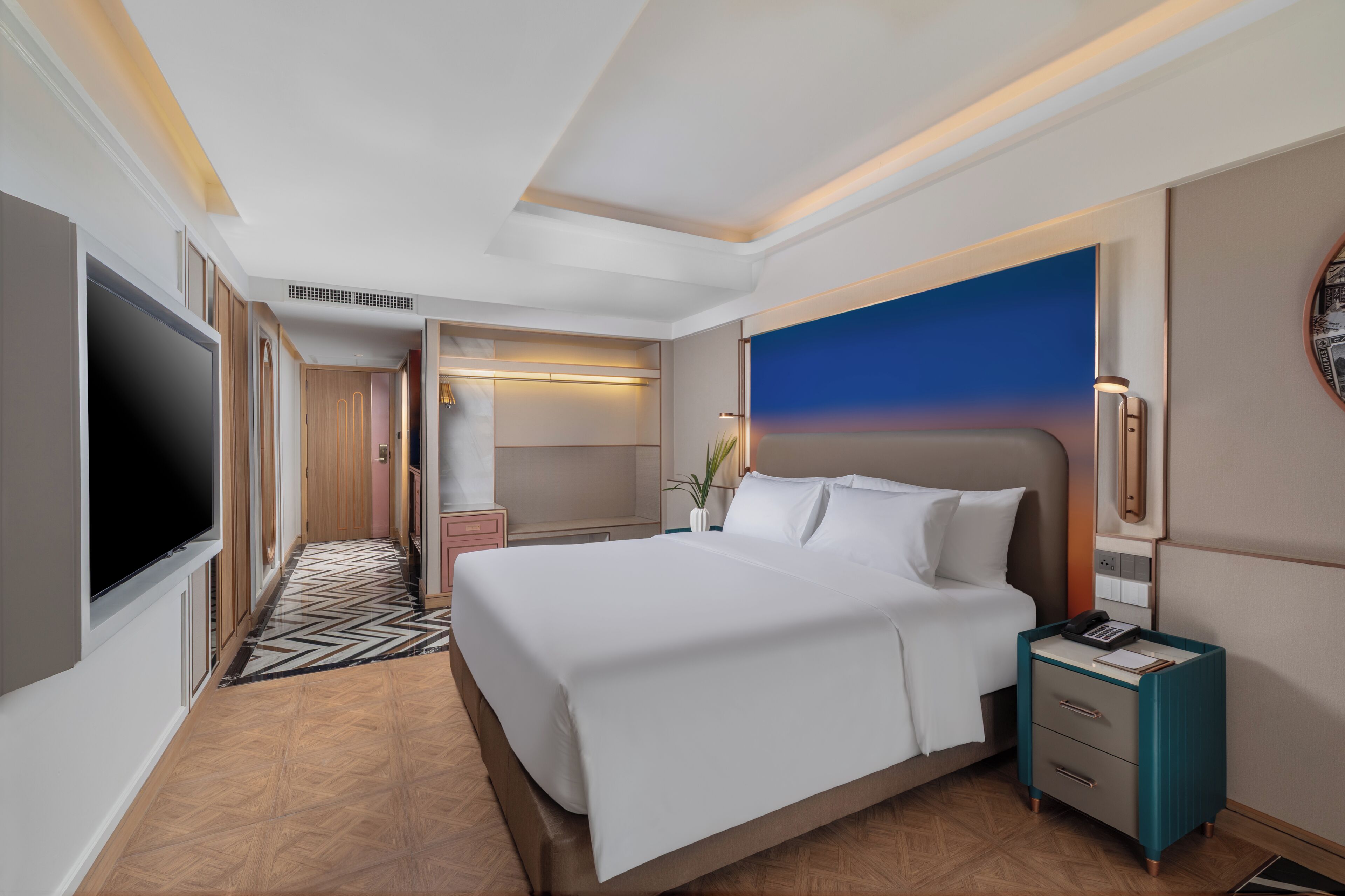 Premium bedding, down duvets, minibar, in-room safe
