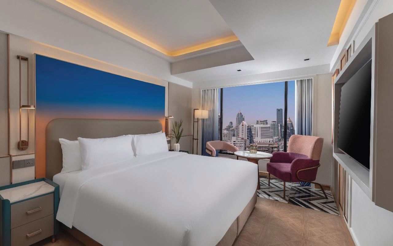 Premium bedding, down duvets, minibar, in-room safe