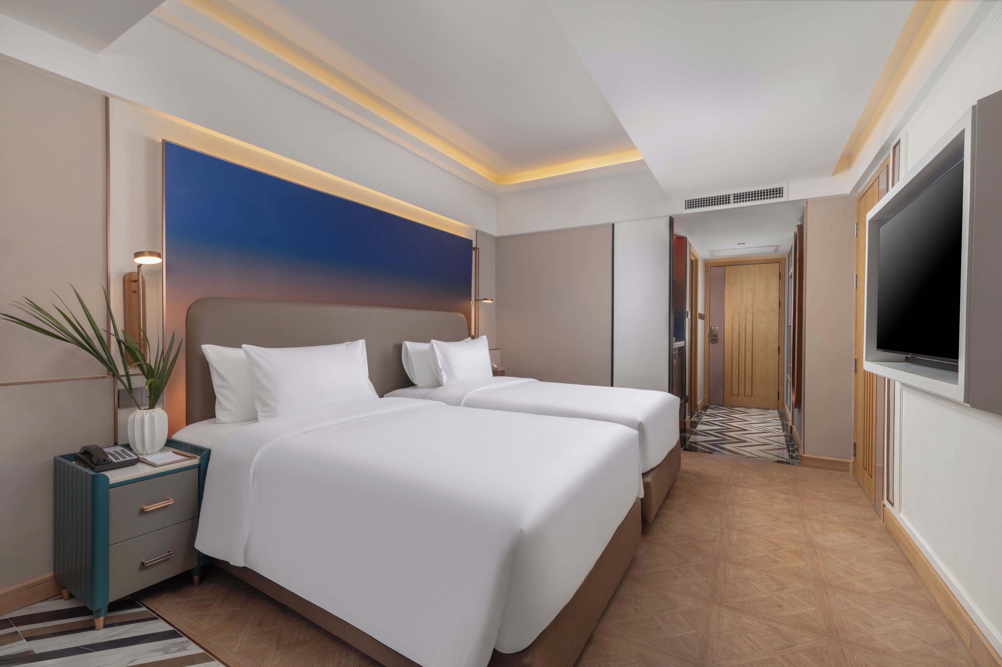 Premium bedding, down duvets, minibar, in-room safe