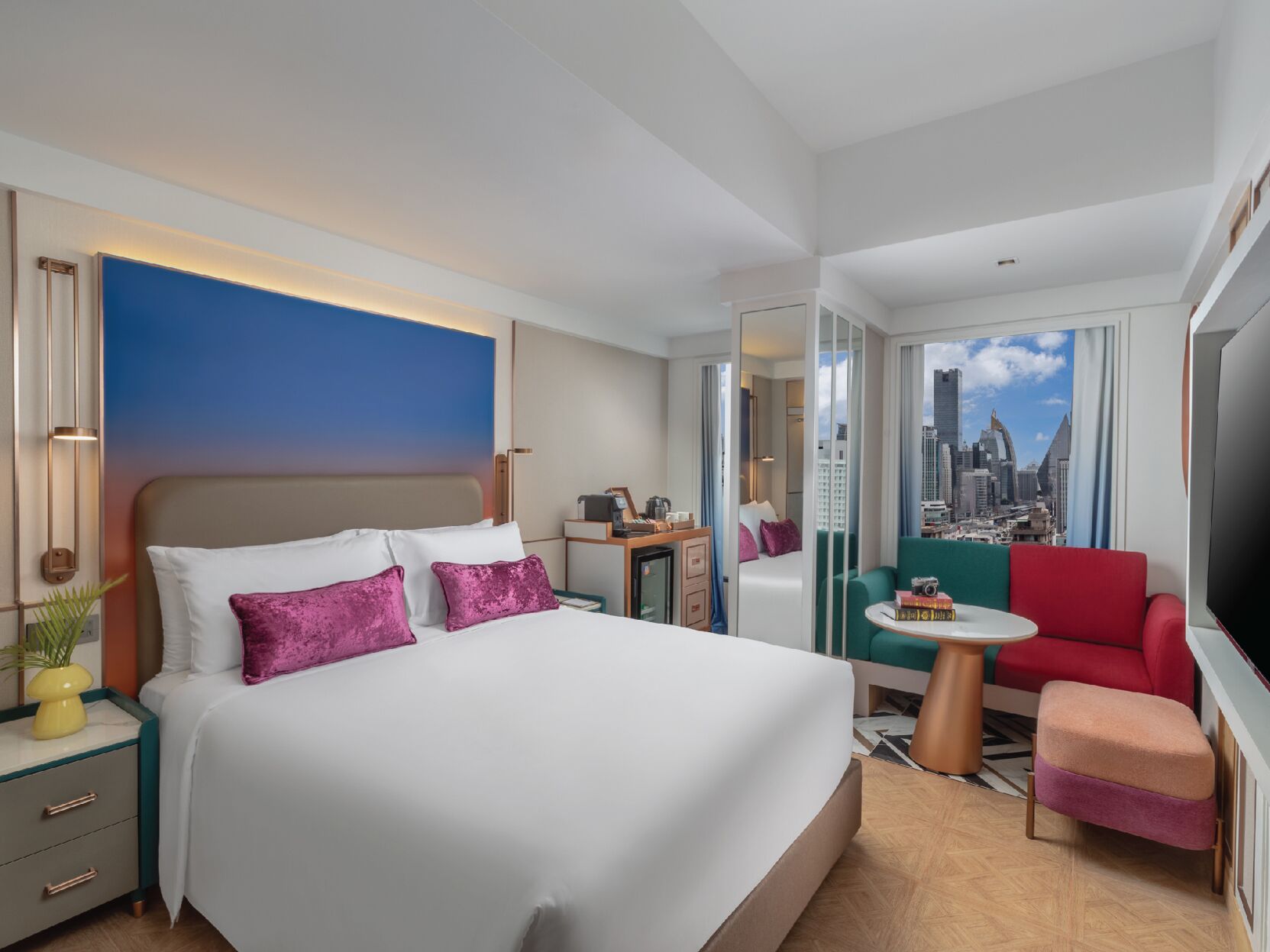 Premium bedding, down duvets, minibar, in-room safe