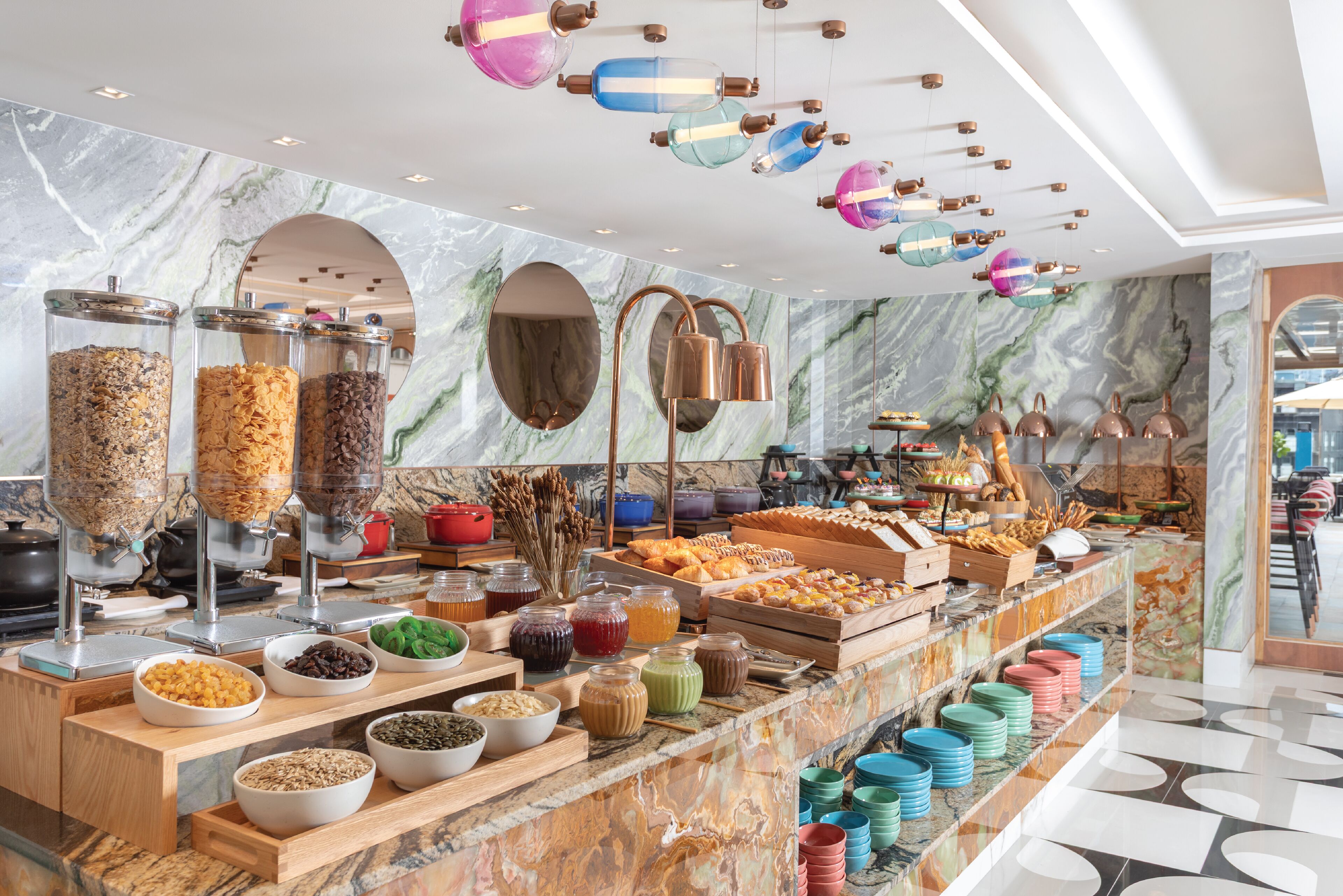 Desayuno buffet (THB 470 por persona) 