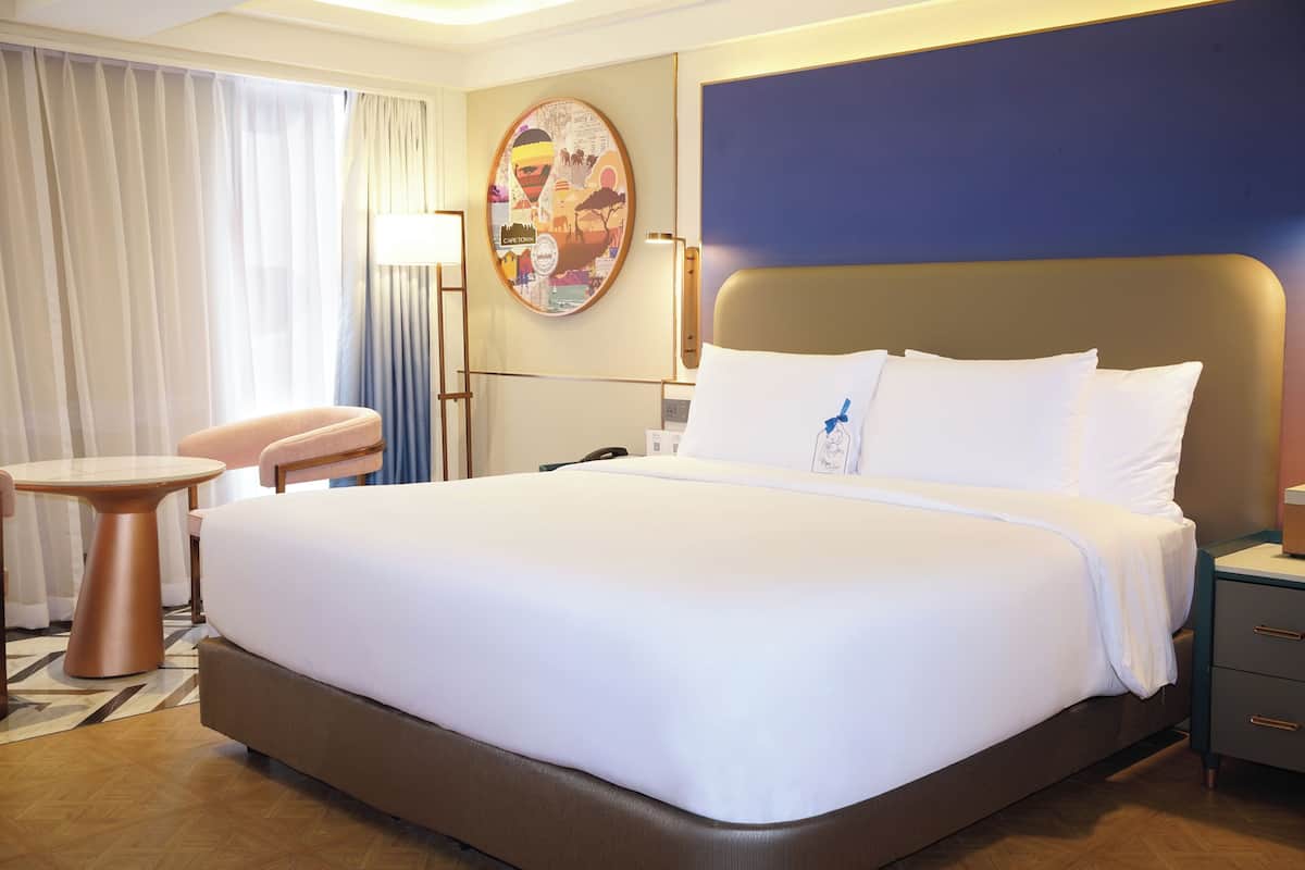 1 bedroom, premium bedding, down duvets, minibar