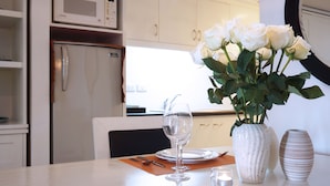 Junior Suite, 1 King Bed | Private kitchen - Valia Hotel Bangkok (Bangkok)