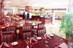 Daily buffet breakfast (USD 10 per person)