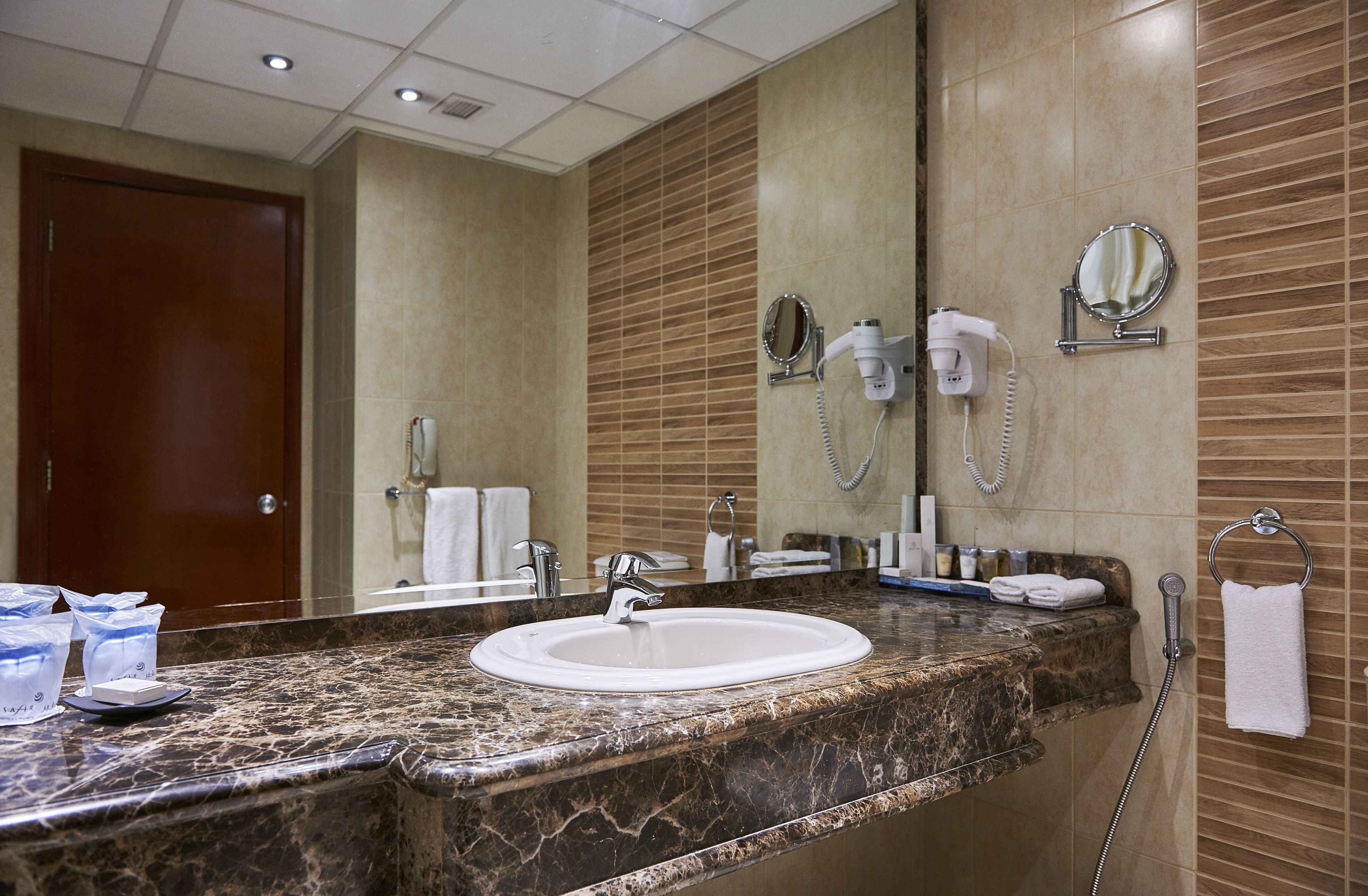 deluxe room | bathroom sink