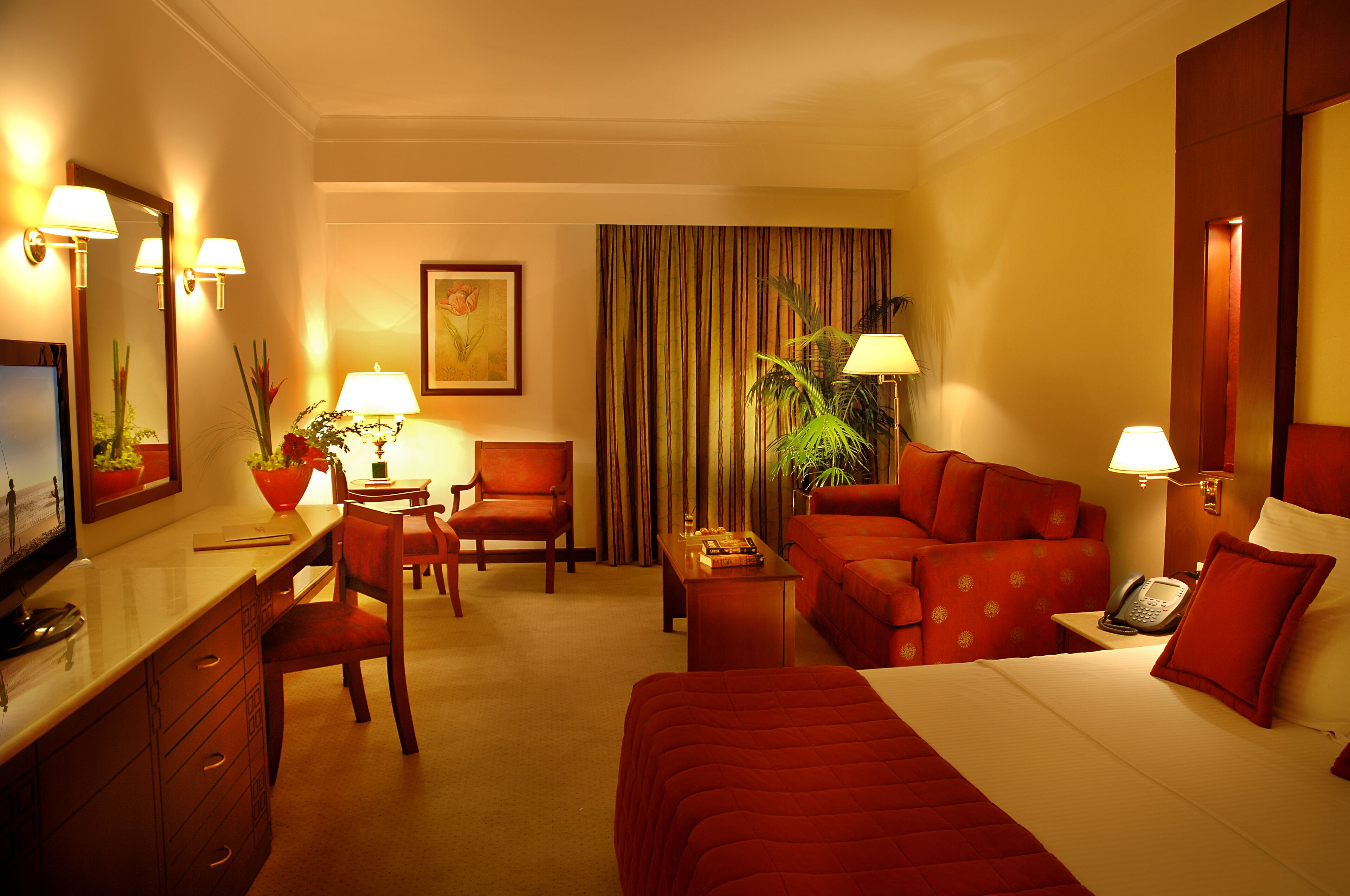 executive room | premium bedding, minibar, in-room safe, desk