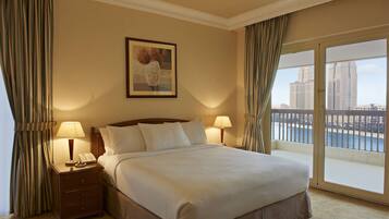 Een minibar, een kluis op de kamer, een strijkplank/strijkijzer