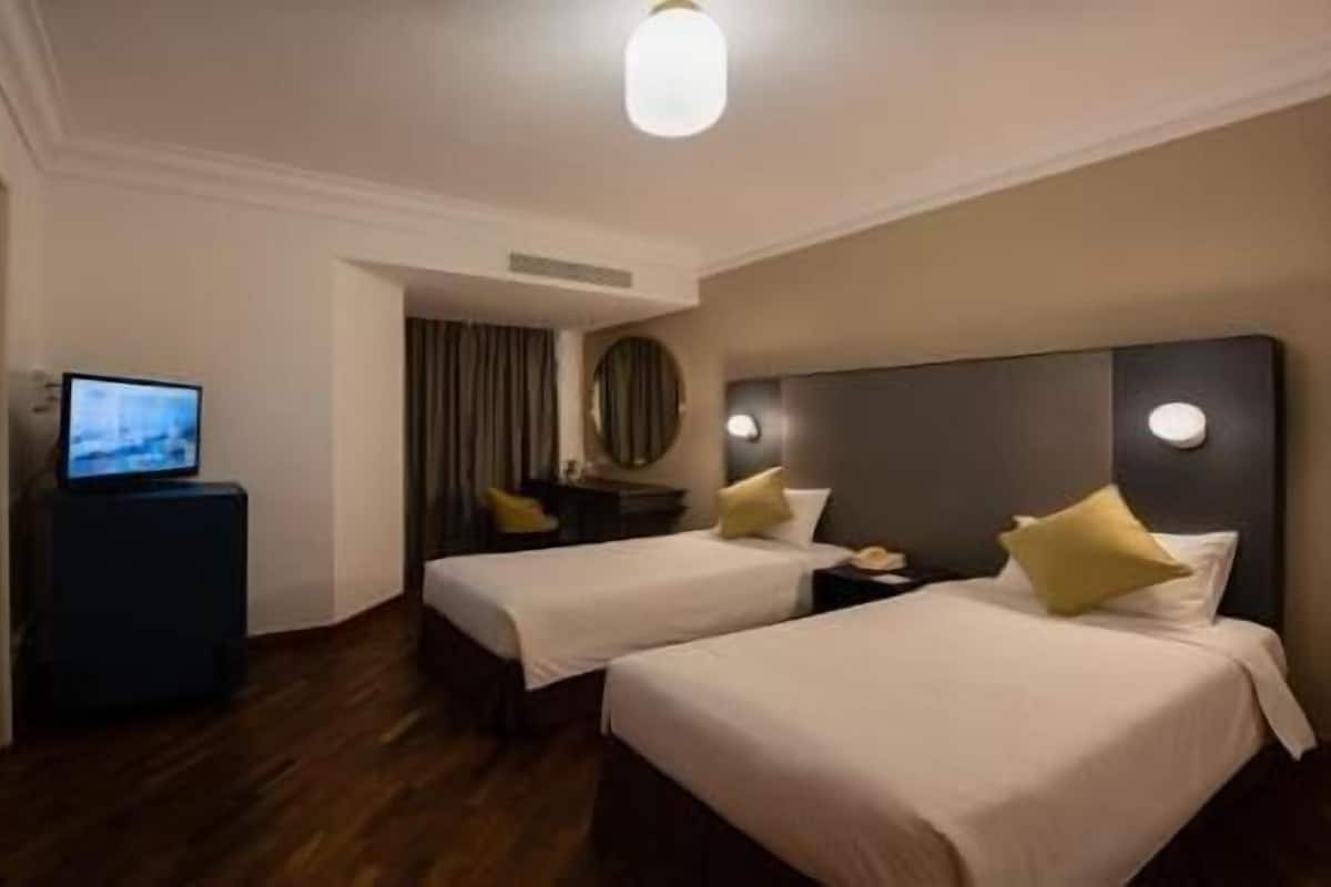 Premium bedding, minibar, in-room safe, desk