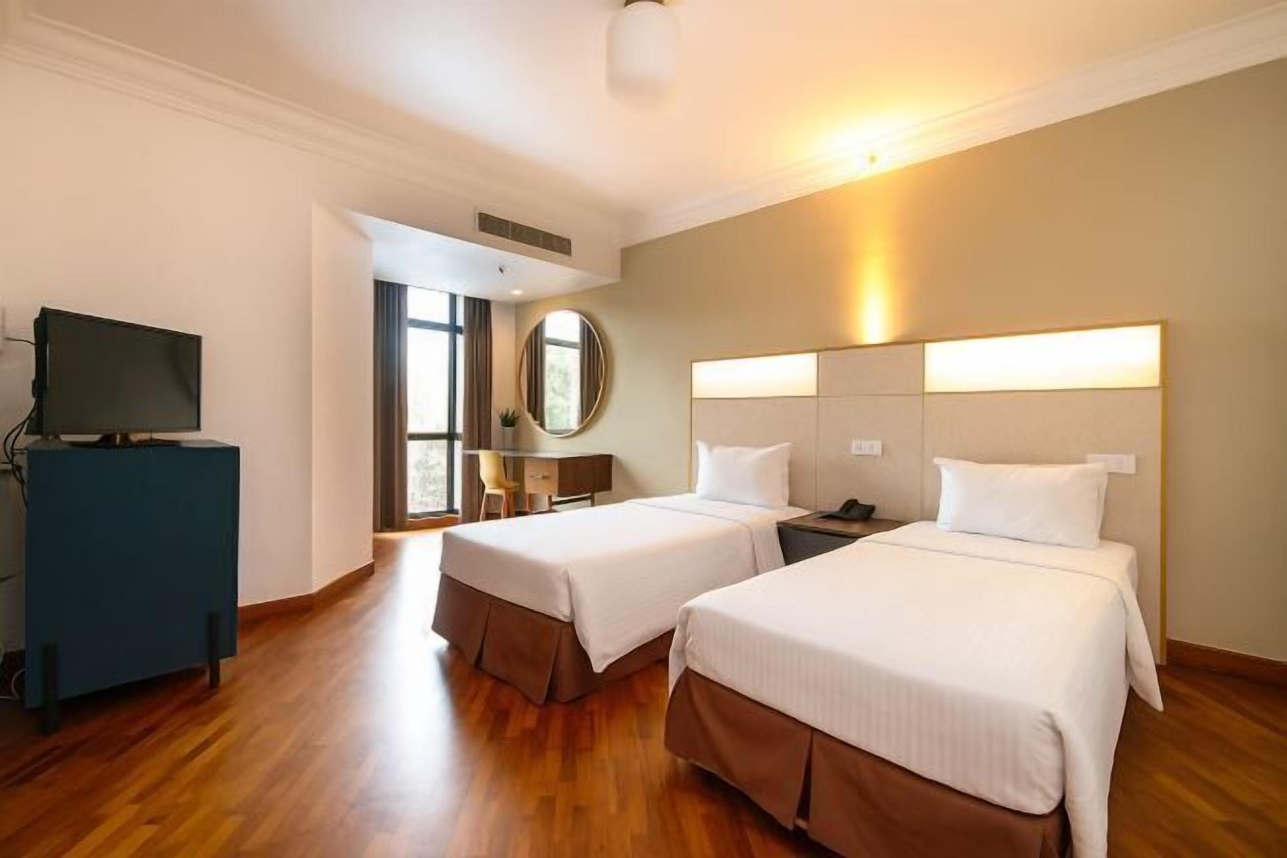 Premium bedding, minibar, in-room safe, desk