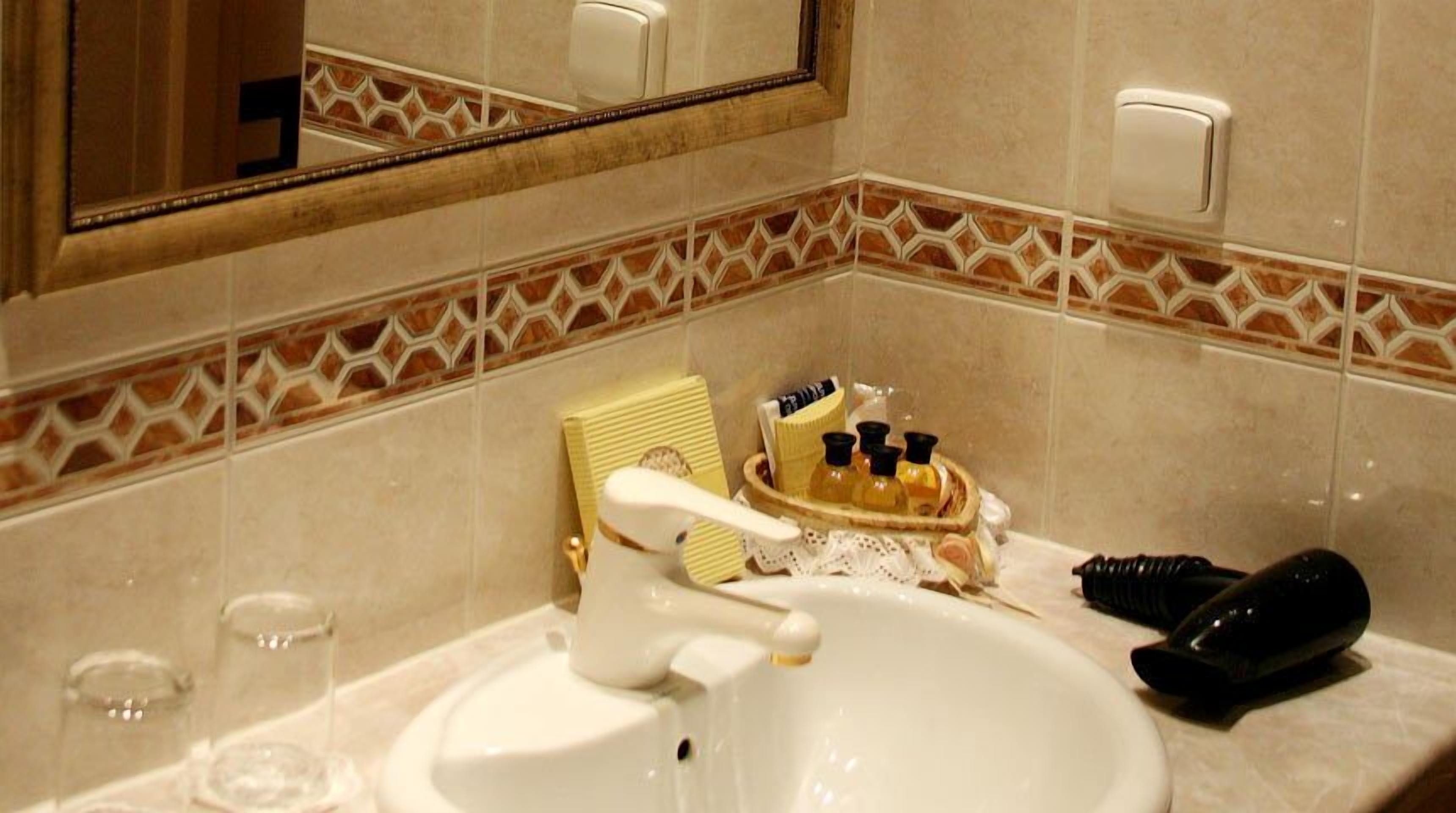 Bathroom sink