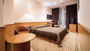 Standard Room | Premium bedding, minibar, in-room safe, desk - Codru Hotel (Chisinau)