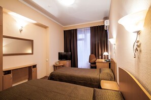 Standard-Doppel- oder -Zweibettzimmer