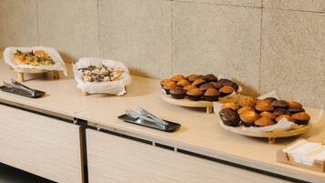 Desayuno buffet todos los días (con cargo)