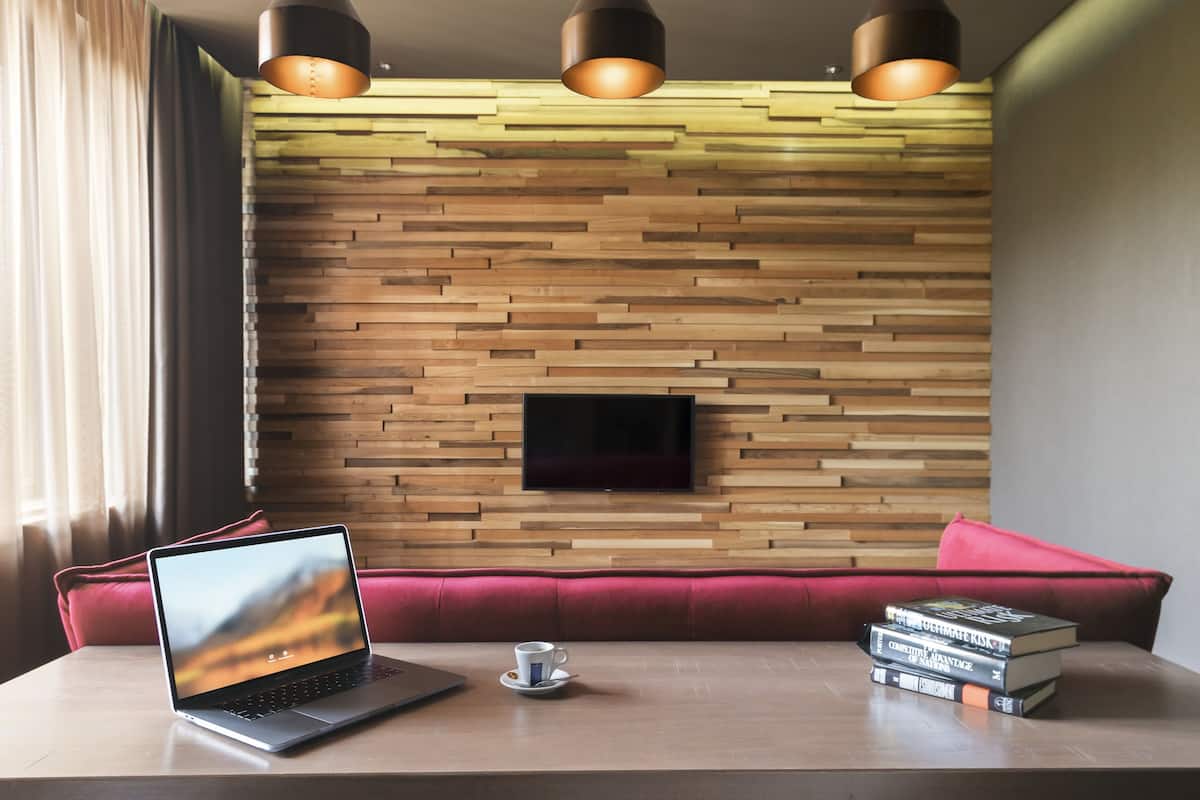 Superior Suite, 1 Bedroom, Park View, Executive Level | Bar mini, peti besi dalam bilik, dihias secara berasingan