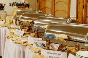 Free daily English breakfast