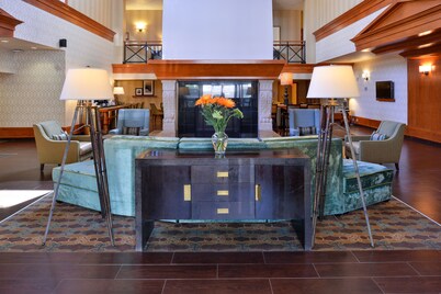 Hampton Inn & Suites By Hilton Calgary- University Northwest
